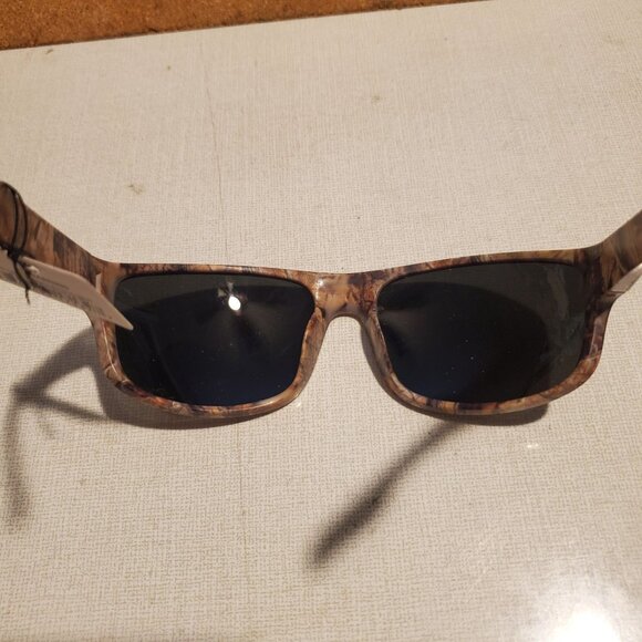 Racer X Camo Sunglasses With Maximum UV400 Protection For Outdoor Adventures - Picture 3 of 8